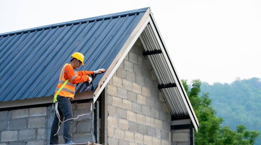 Professional gutter cleaning in Beacon, NY